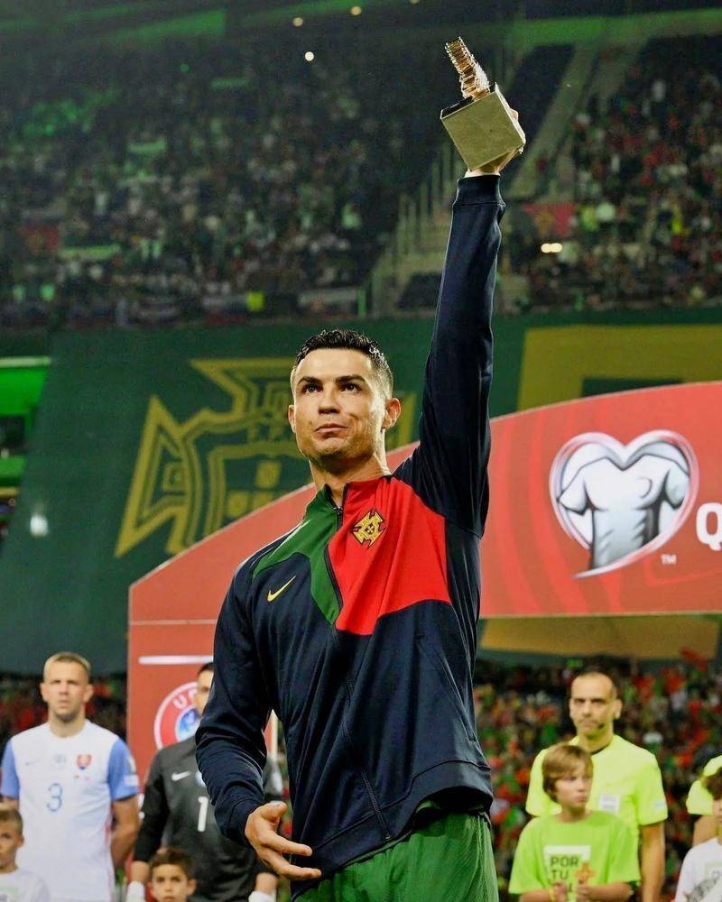 关于莱比锡红牛绝杀荷兰，C罗打破历史纪录的信息