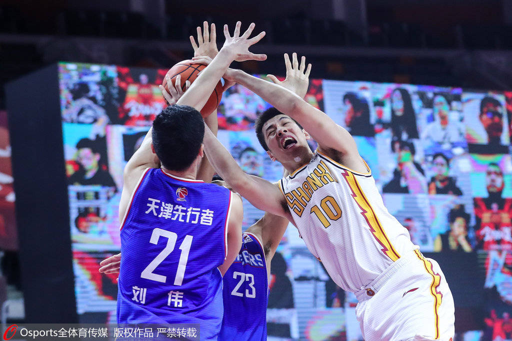 关于西班牙男篮绝杀猛龙，戈贝尔三分雨点燃全场的信息