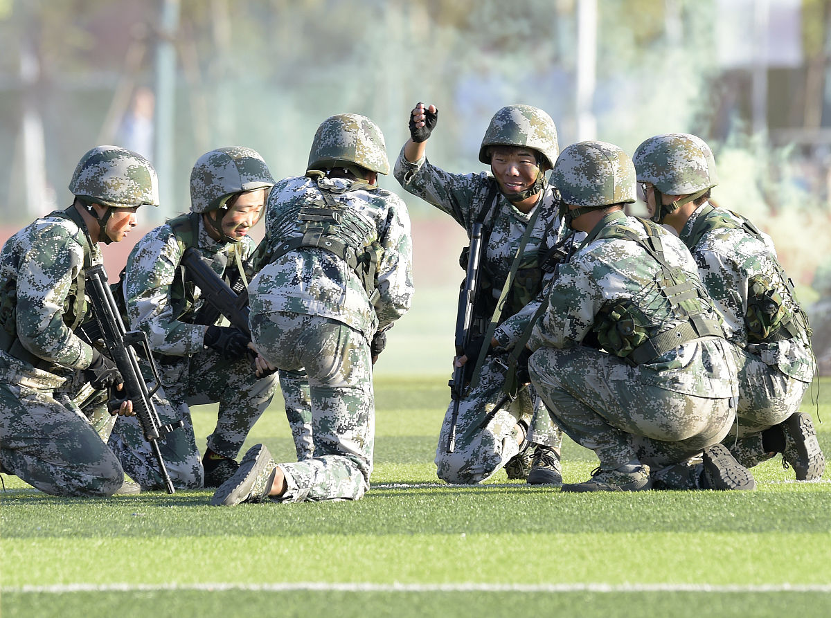 包含球队训练有序，备战打响头炮的词条