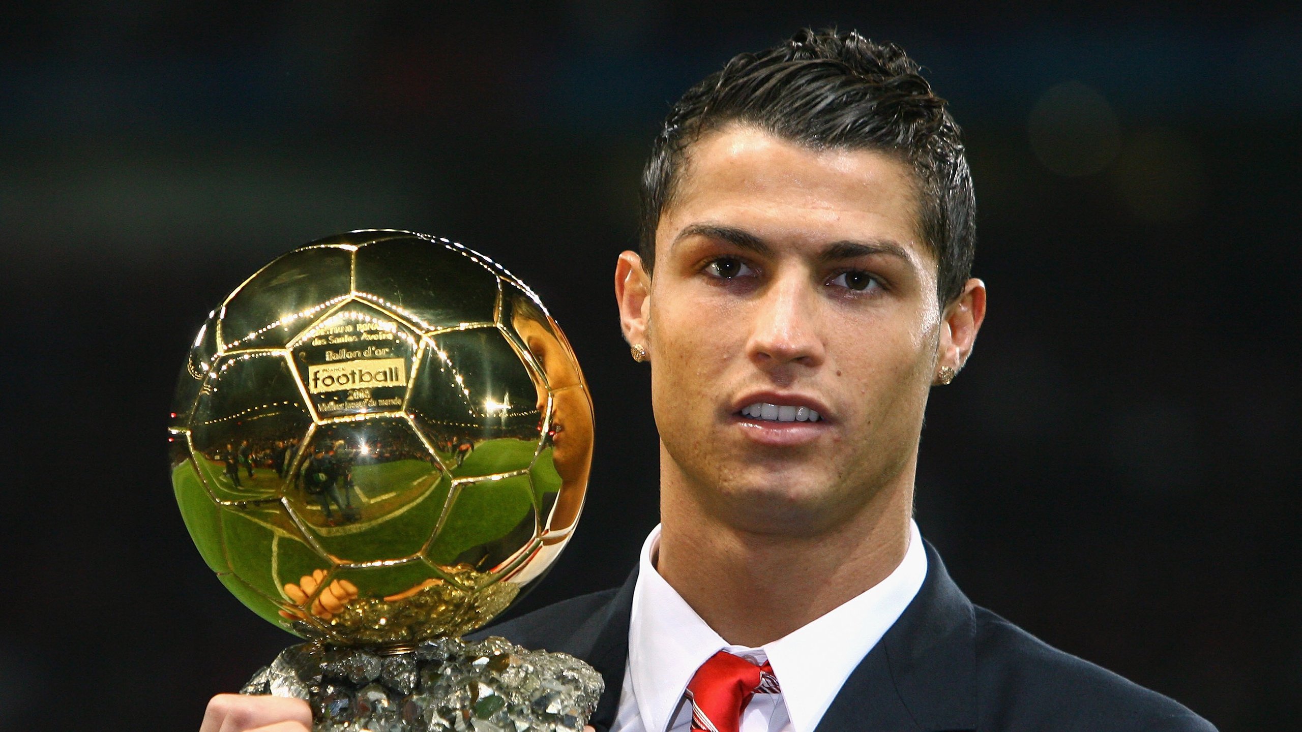 奥亚尔萨瓦尔生涯之夜闪耀,埃及末节爆发助波兰险胜