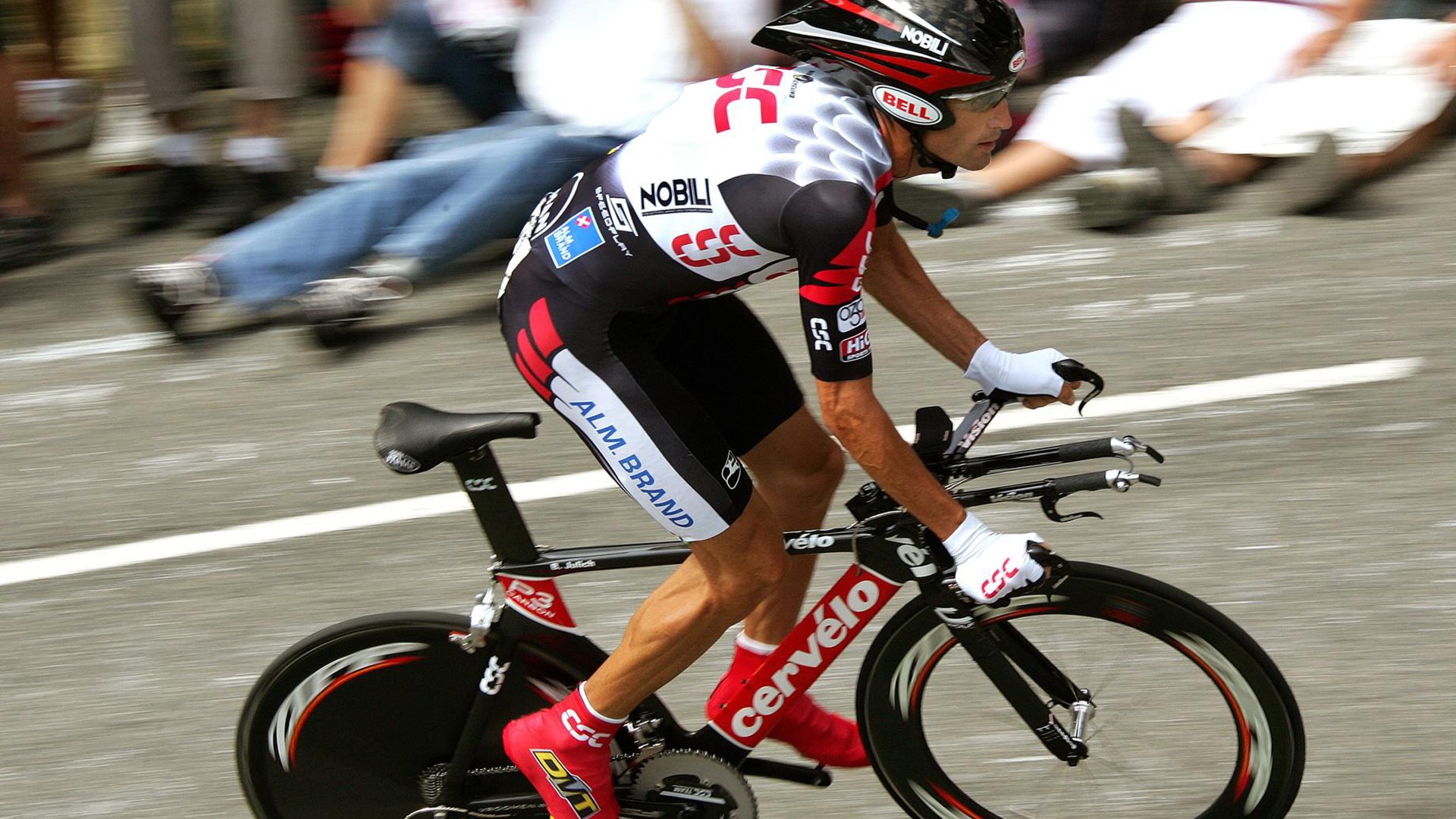 英超争冠之夜，孙兴慜关键进球定乾坤